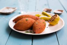 Load image into Gallery viewer, Palm Leaf Plates Round 8" Inch (Set of 25/50/100)