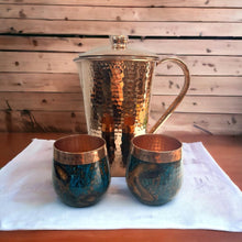 Load image into Gallery viewer, Set of One Shiny Hammered Copper Pitcher with Top and Two Blue Marbled Tumblers
